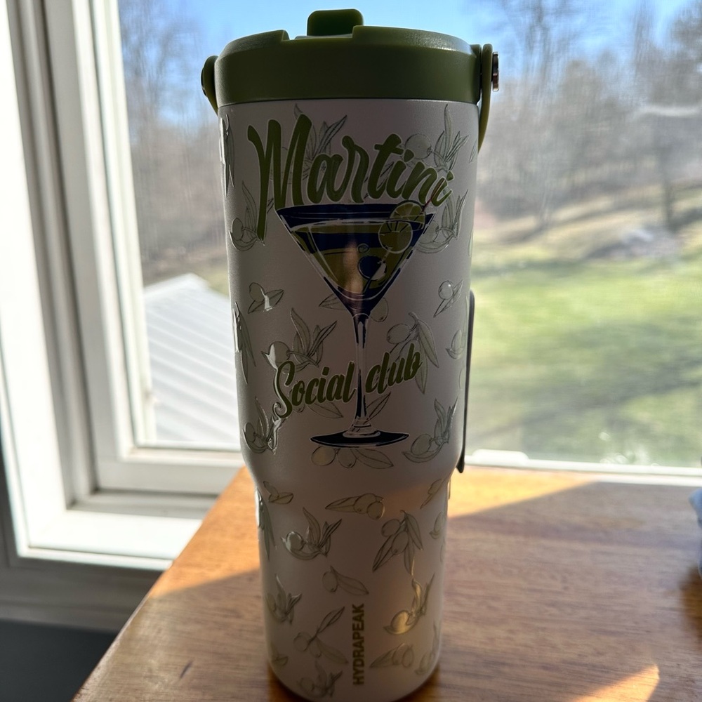 Martini Social Club 32oz Hydrapeak